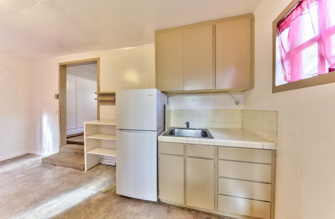 843 Lomita St, Monterey CA  93940-4461 exterior