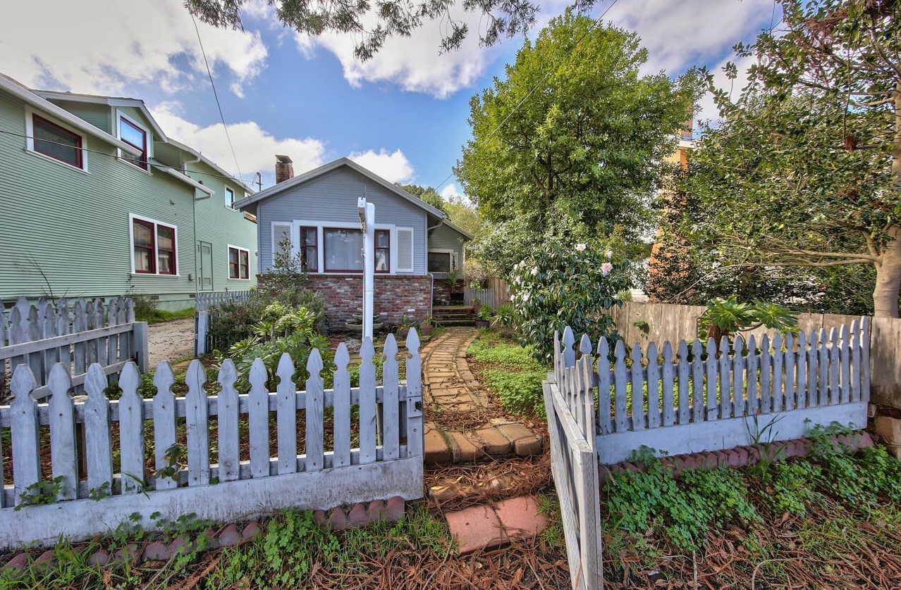 843 Lomita St, Monterey CA  93940-4461 exterior