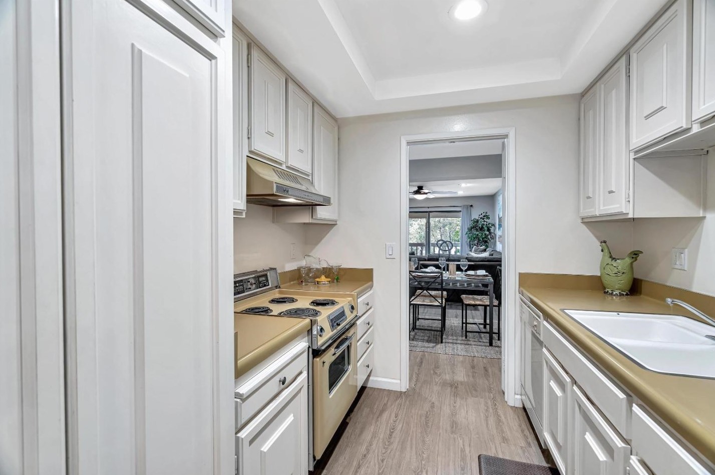 5487 Cribari Grn, San Jose CA  95135-1321 exterior