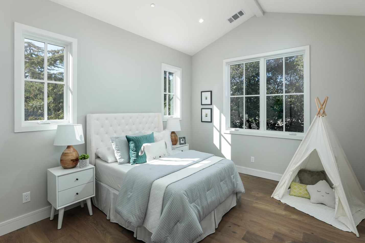2021 Camino Al Lago, Menlo Park CA  94027-5939 exterior