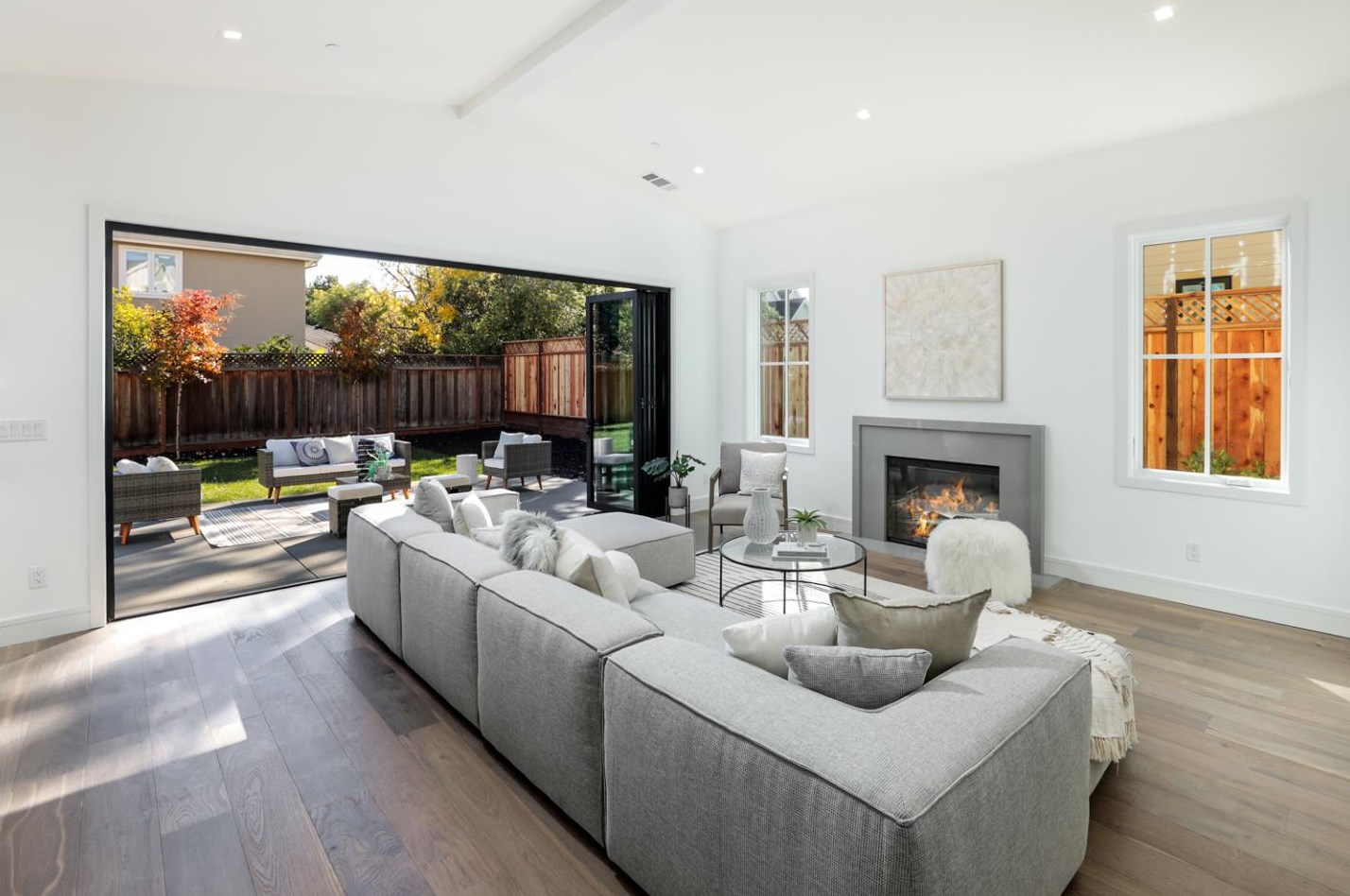 2021 Camino Al Lago, Menlo Park CA  94027-5939 exterior