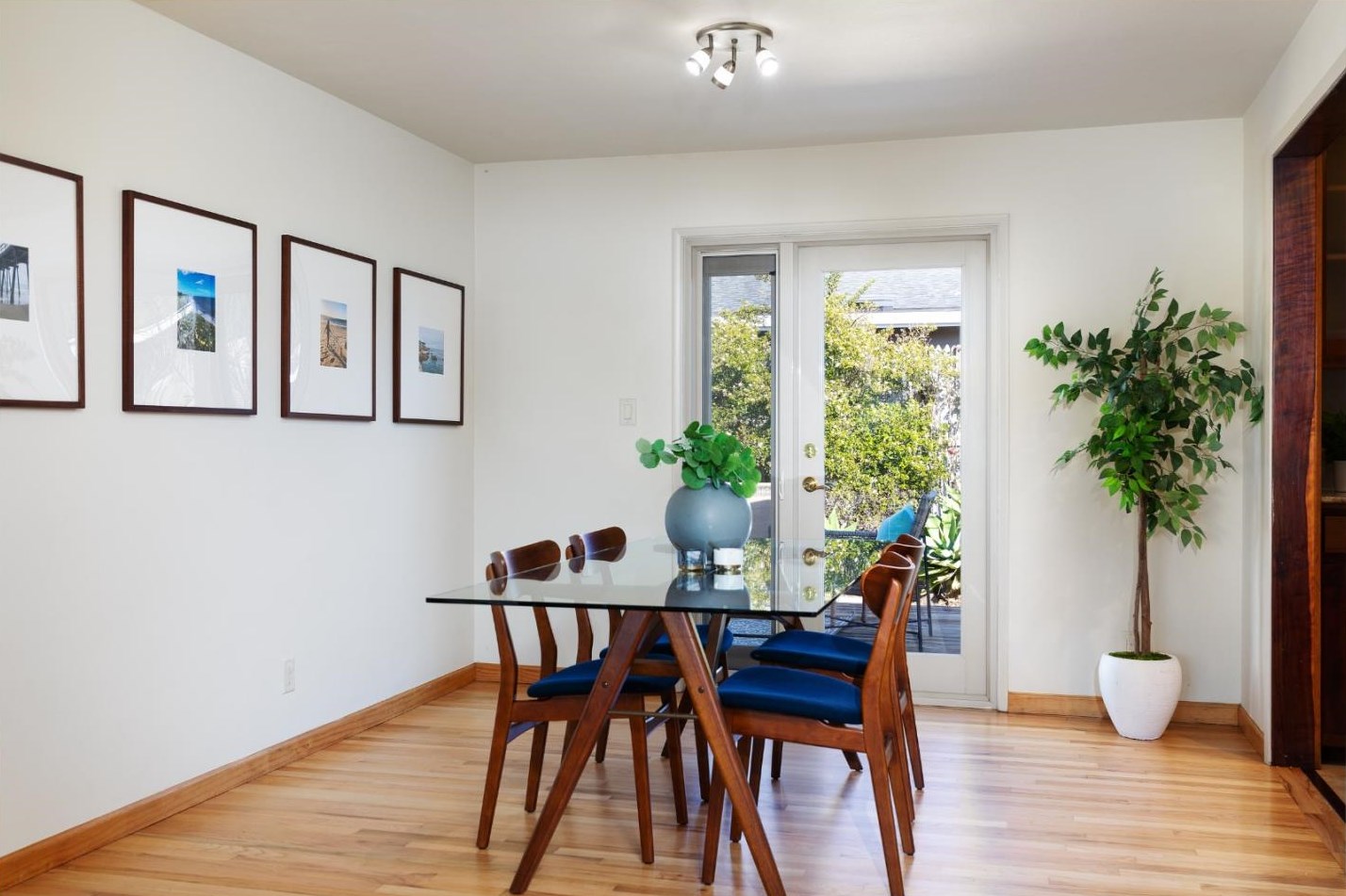 1168 Harrison St, Monterey CA  93940-2120 exterior