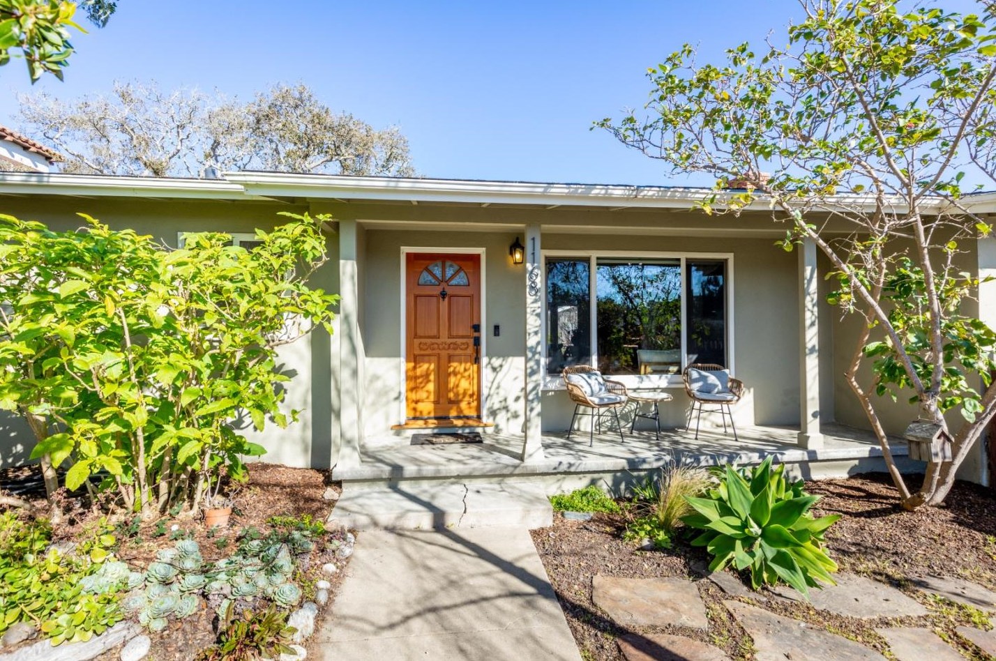 1168 Harrison St, Monterey CA  93940-2120 exterior