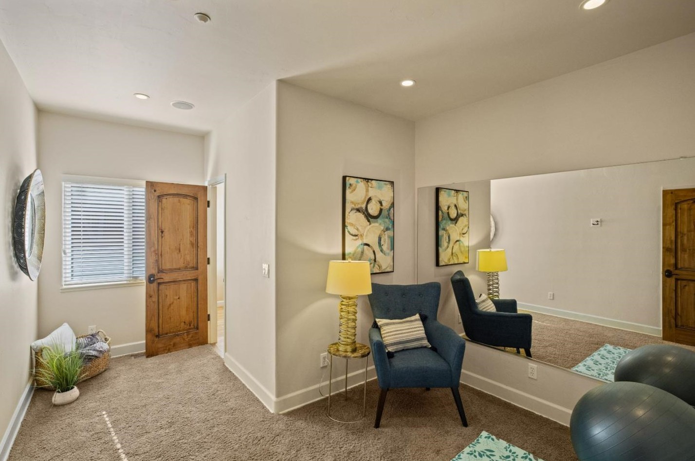 25300 El Camino Nuevo, Monterey CA  93940-6683 exterior