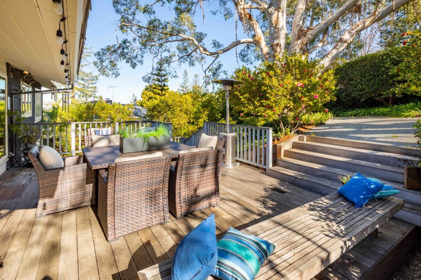 2327 Olympic Ave, Menlo Park CA  94025-6733 exterior