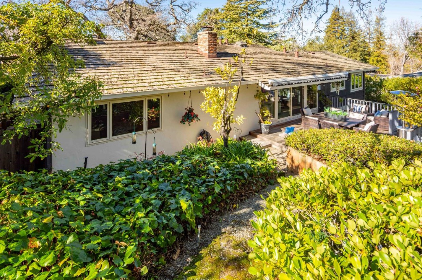 2327 Olympic Ave, Menlo Park CA  94025-6733 exterior