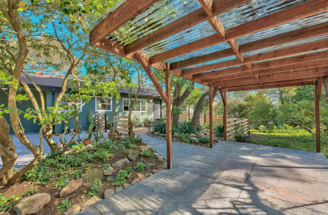 23 Linda Vista Pl, Monterey CA  93940-4345 exterior
