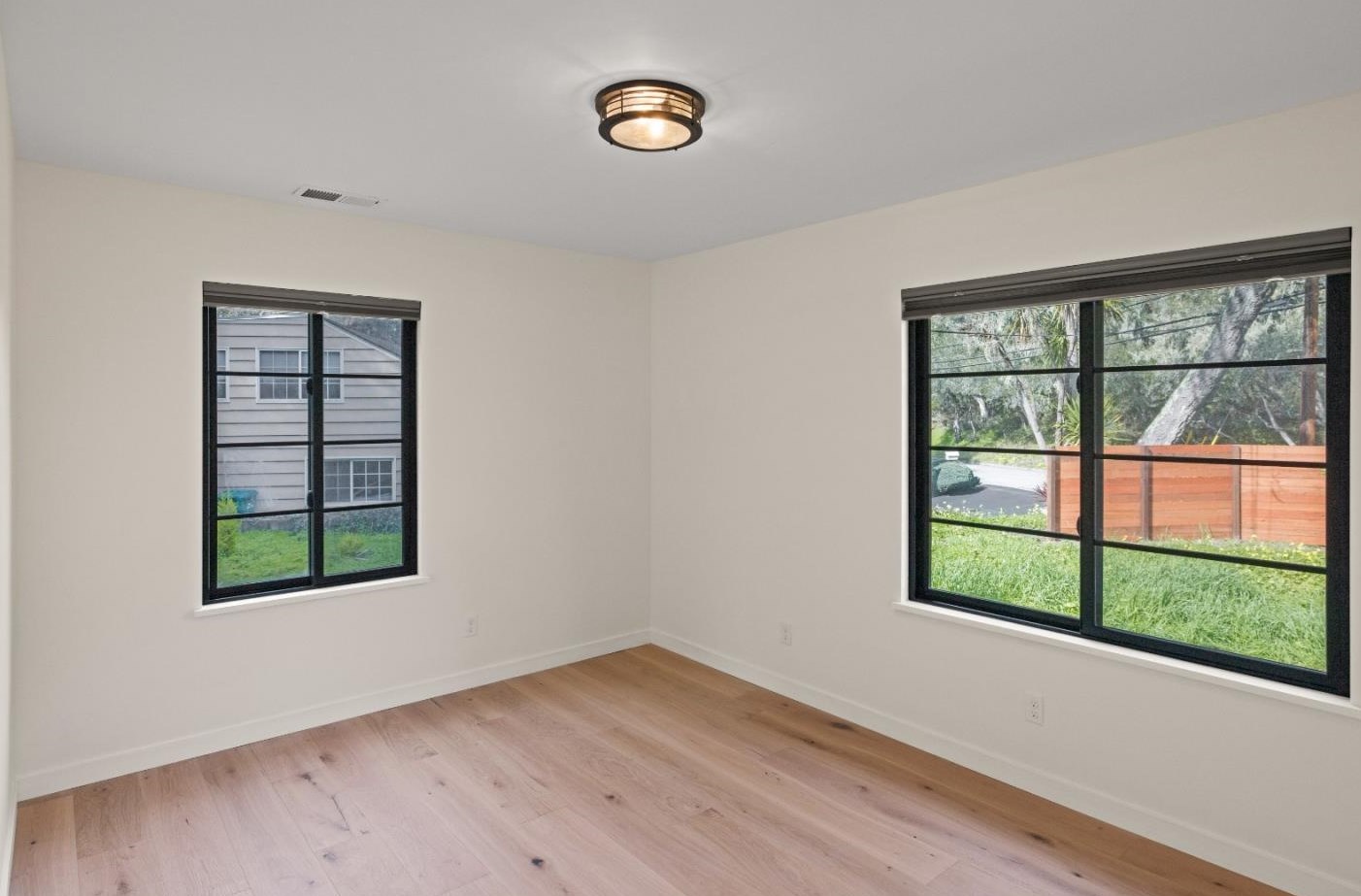 1184 Josselyn Canyon Rd, Monterey CA  93940-5235 exterior