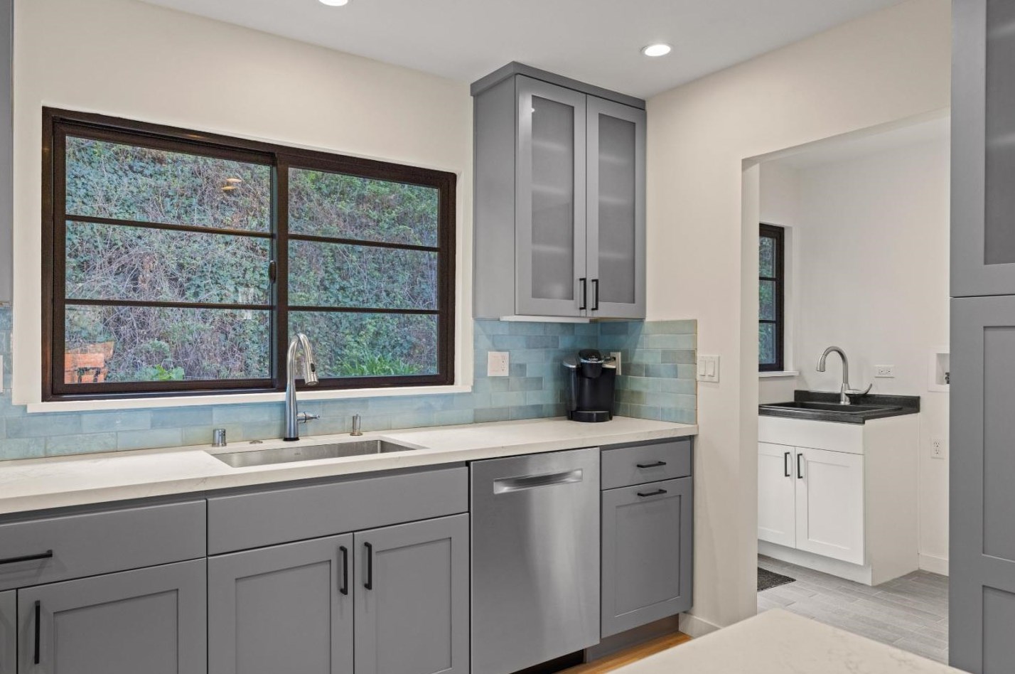 1184 Josselyn Canyon Rd, Monterey CA  93940-5235 exterior