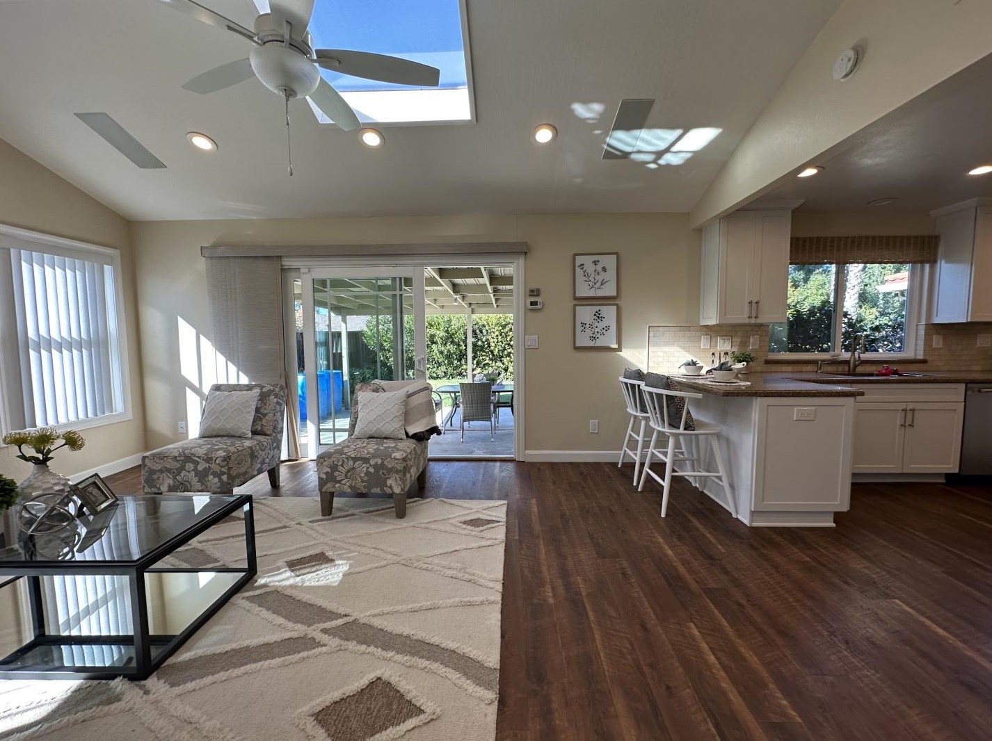 2073 La Orinda Pl, Concord CA  94518-3019 exterior