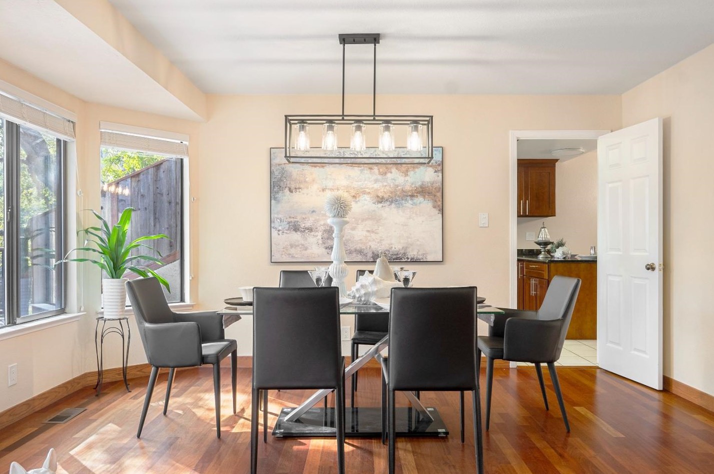 1661 Toyon Ct, San Mateo CA  94403-3957 exterior