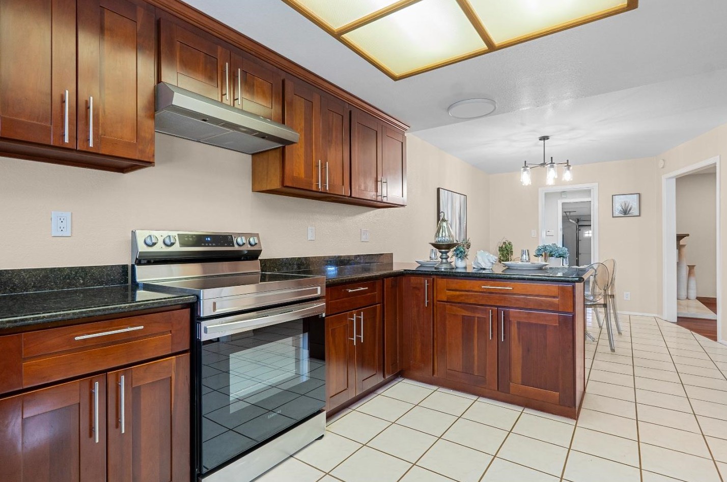 1661 Toyon Ct, San Mateo CA  94403-3957 exterior