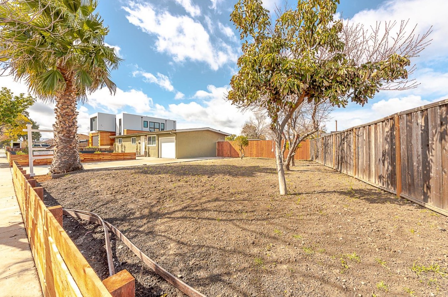 1383 Carlton Ave, Menlo Park CA  94025-1503 exterior