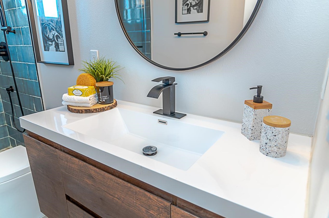 1383 Carlton Ave, Menlo Park CA  94025-1503 exterior