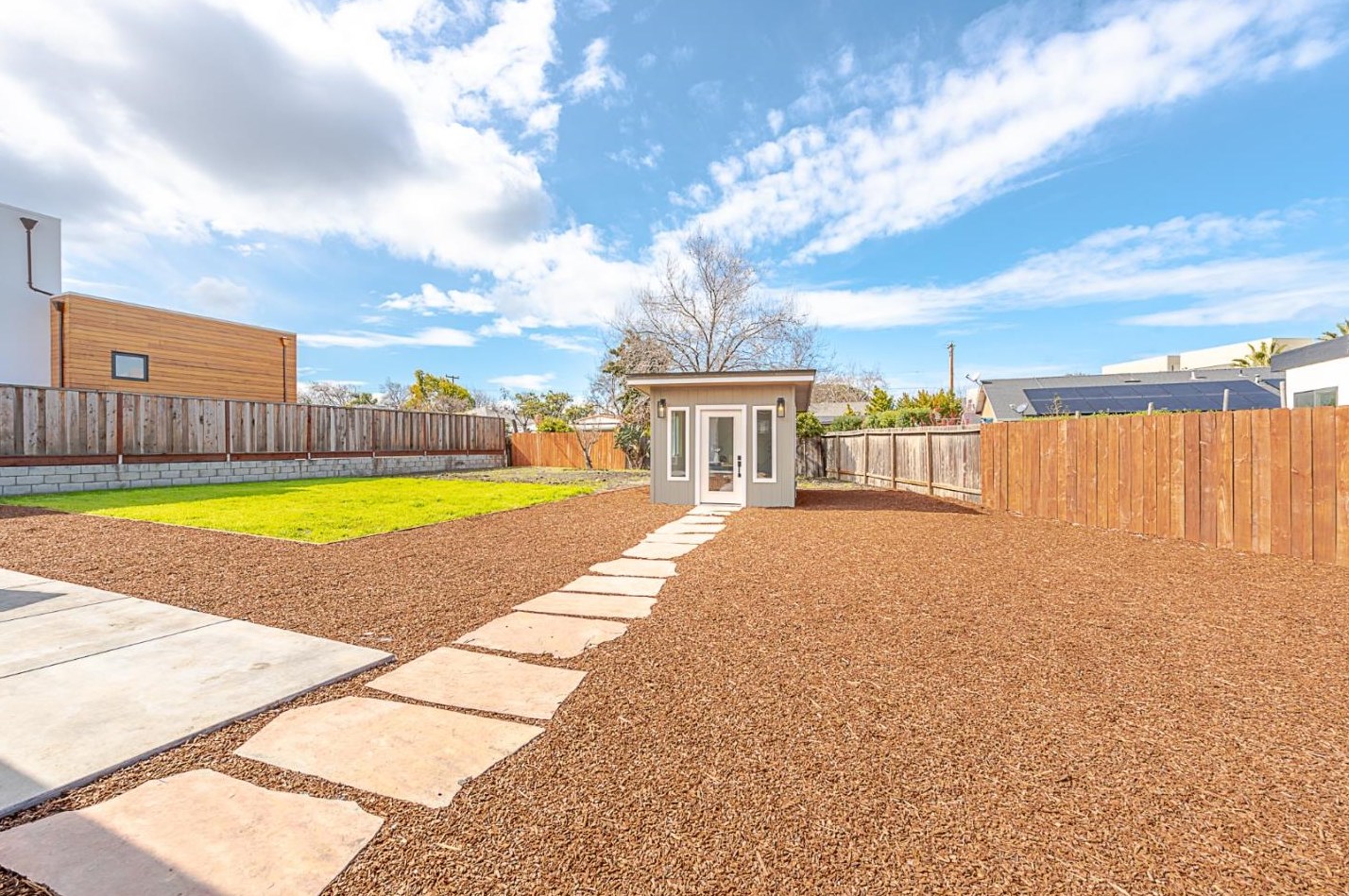 1383 Carlton Ave, Menlo Park CA  94025-1503 exterior