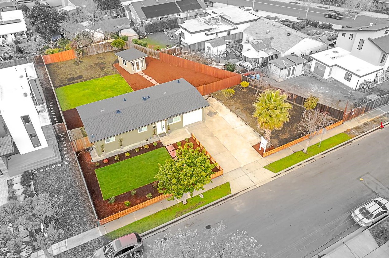 1383 Carlton Ave, Menlo Park CA  94025-1503 exterior