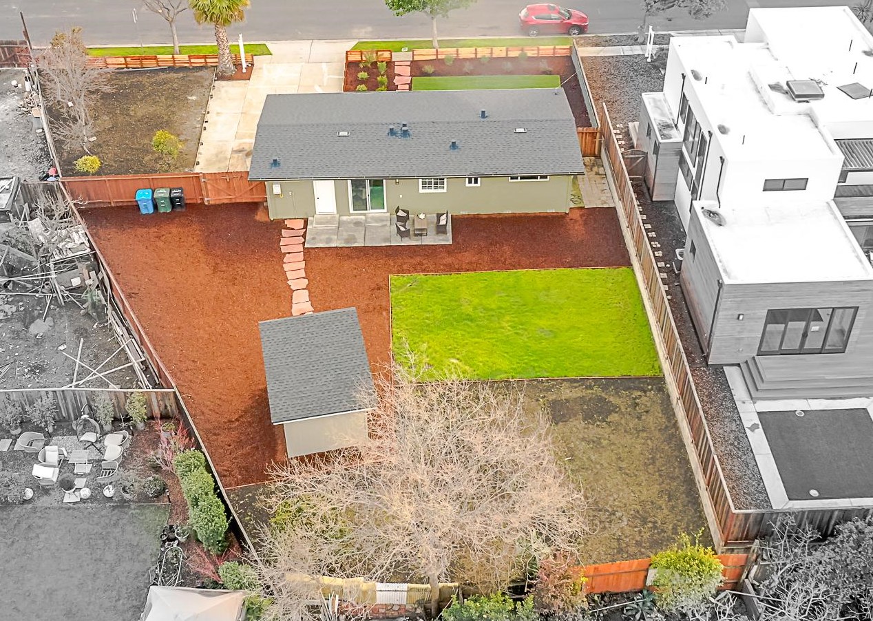 1383 Carlton Ave, Menlo Park CA  94025-1503 exterior