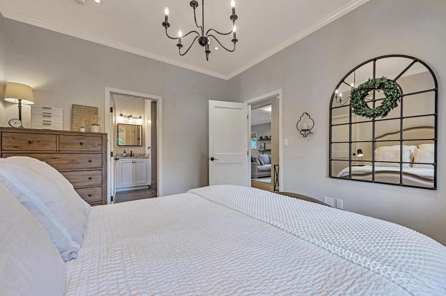 3330 Alameda De Las Pulgas, Menlo Park CA  94025-6561 exterior