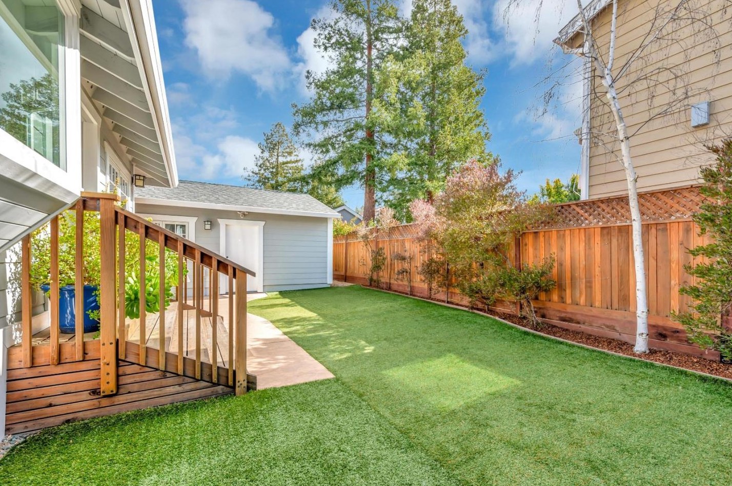 3330 Alameda De Las Pulgas, Menlo Park CA  94025-6561 exterior