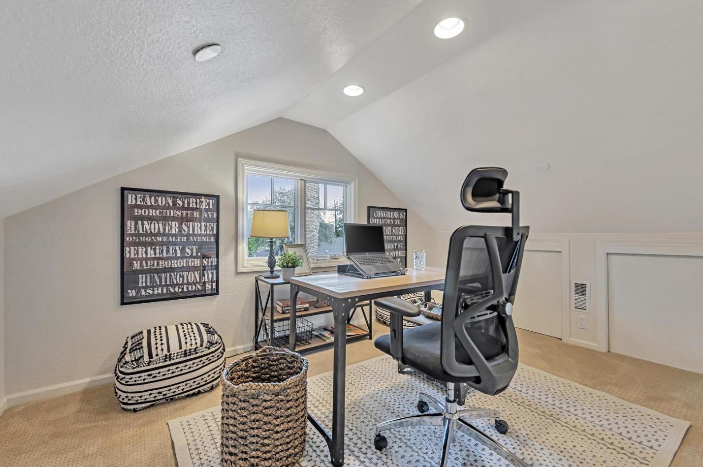 3330 Alameda De Las Pulgas, Menlo Park CA  94025-6561 exterior