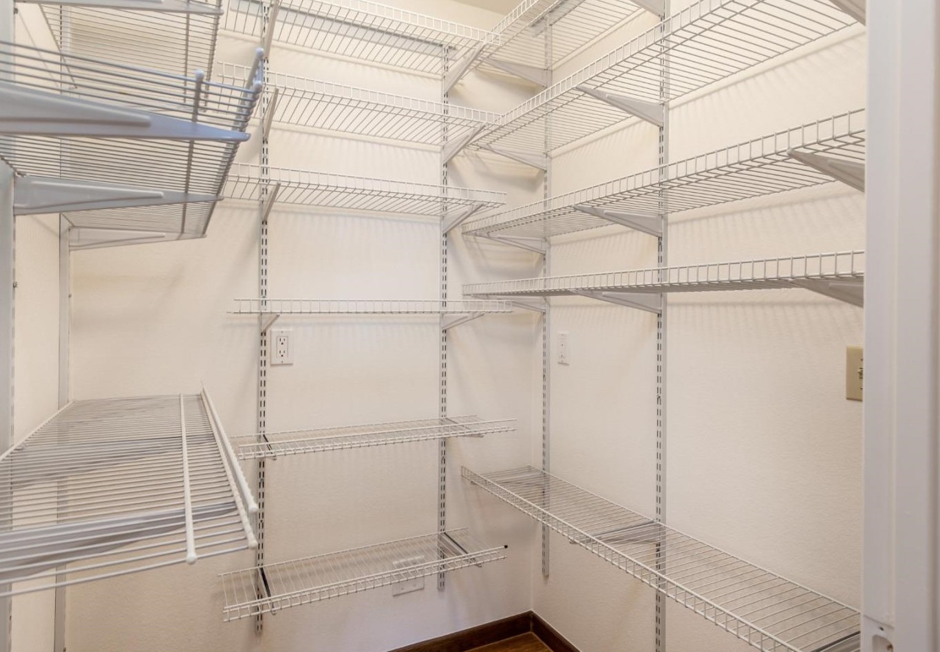 10243 Glencoe Dr, Cupertino CA  95014-1811 exterior