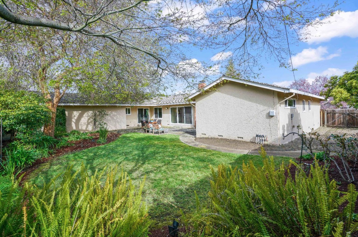 18840 Kosich Dr, Saratoga CA  95070-3554 exterior