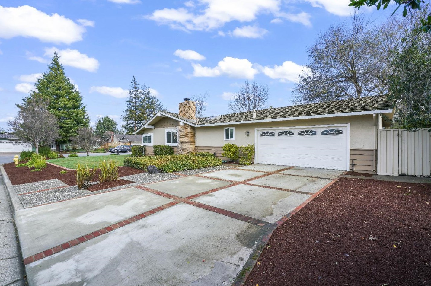 18840 Kosich Dr, Saratoga CA  95070-3554 exterior