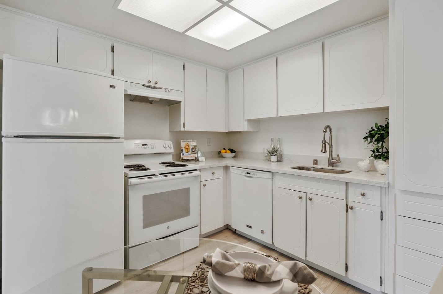 761 Orion Ln, San Mateo CA  94404-2787 exterior