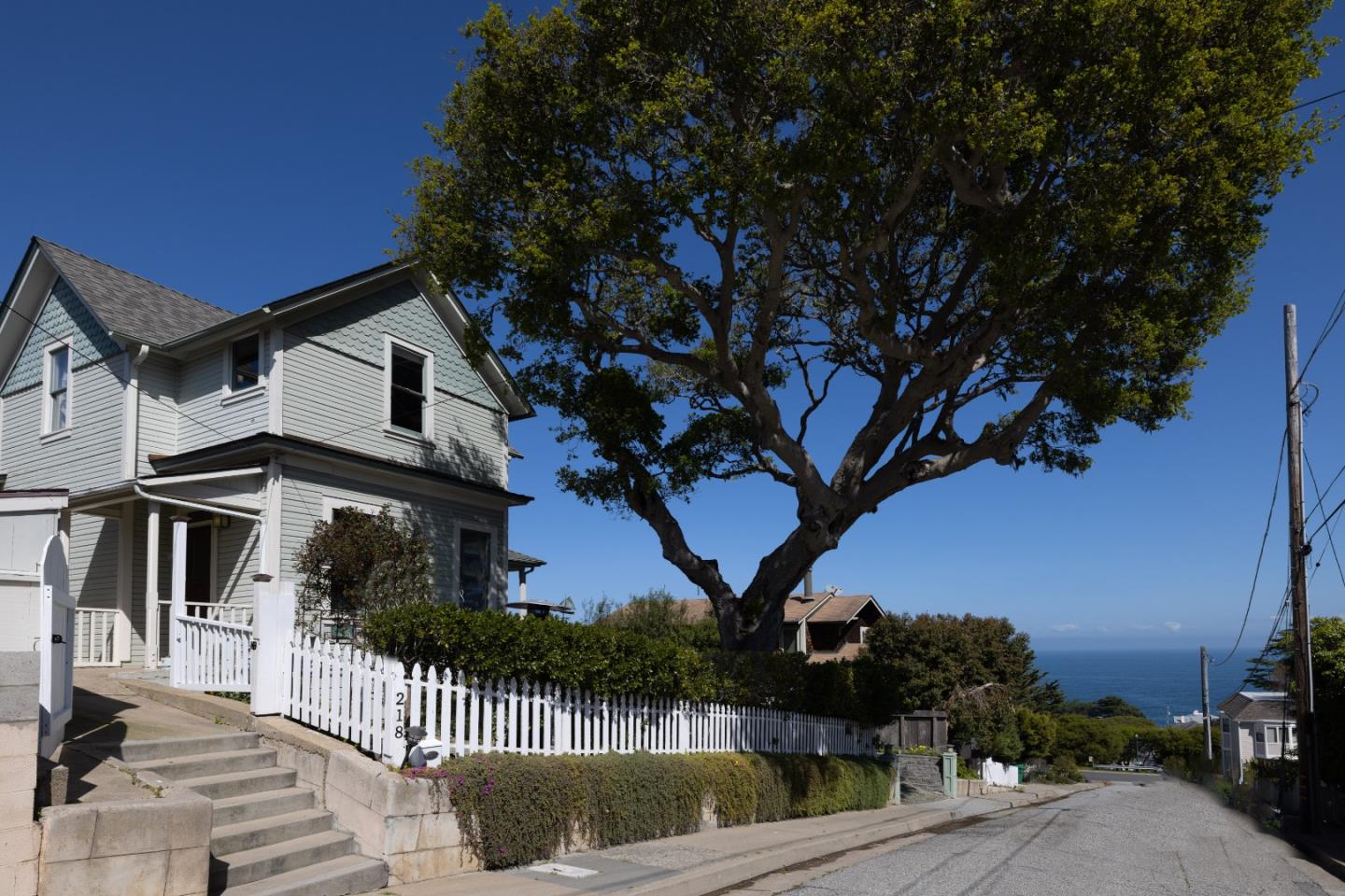 218 4th St, Pacific Grove, CA 93950 MLS ML81922189 Coldwell Banker