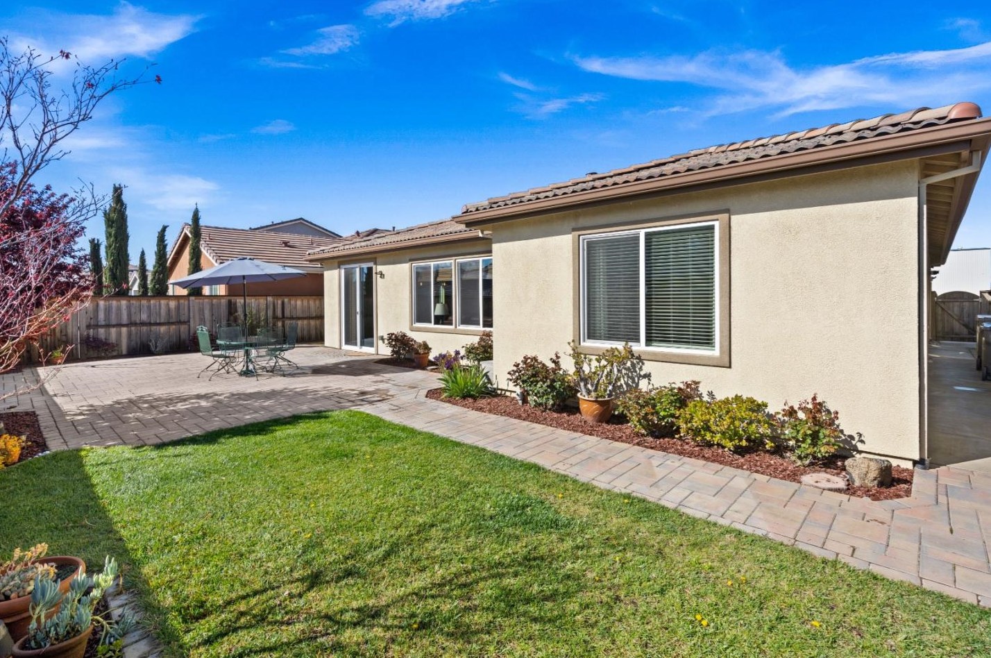 2019 Harry Lorenzo Ave, Woodland CA  95776 exterior