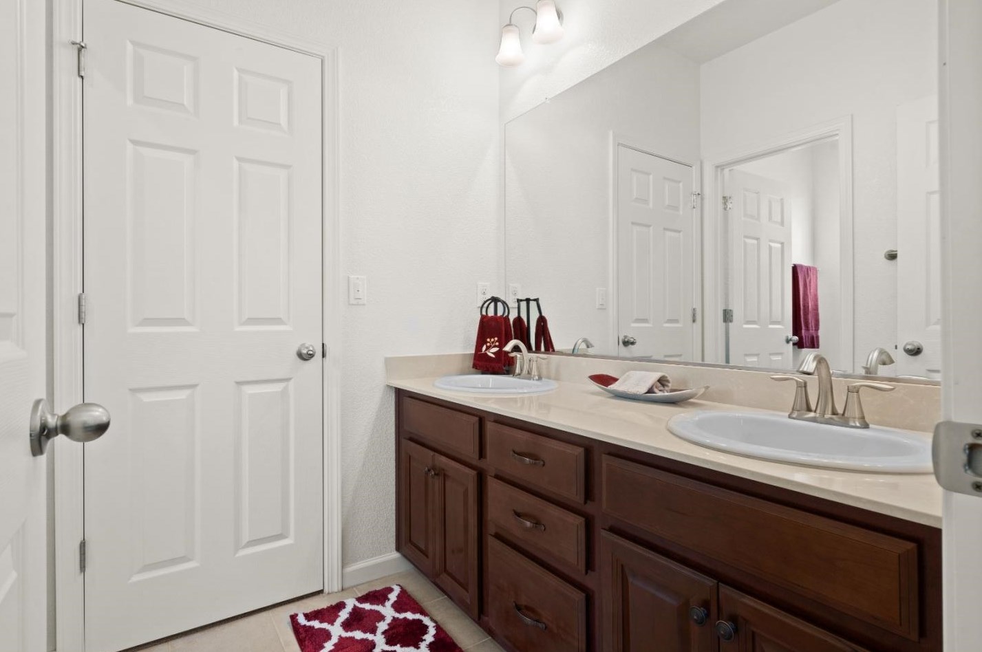 2019 Harry Lorenzo Ave, Woodland CA  95776 exterior