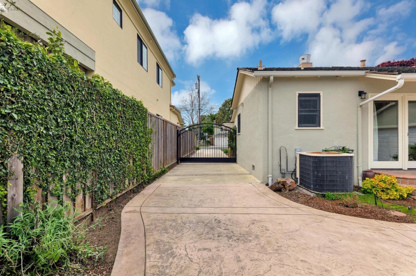 1134 Crescent Dr, San Jose CA  95125-3163 exterior