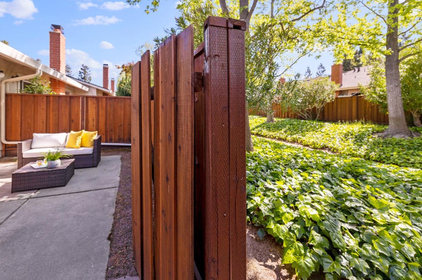 10981 Northsky Sq, Cupertino CA  95014-0538 exterior