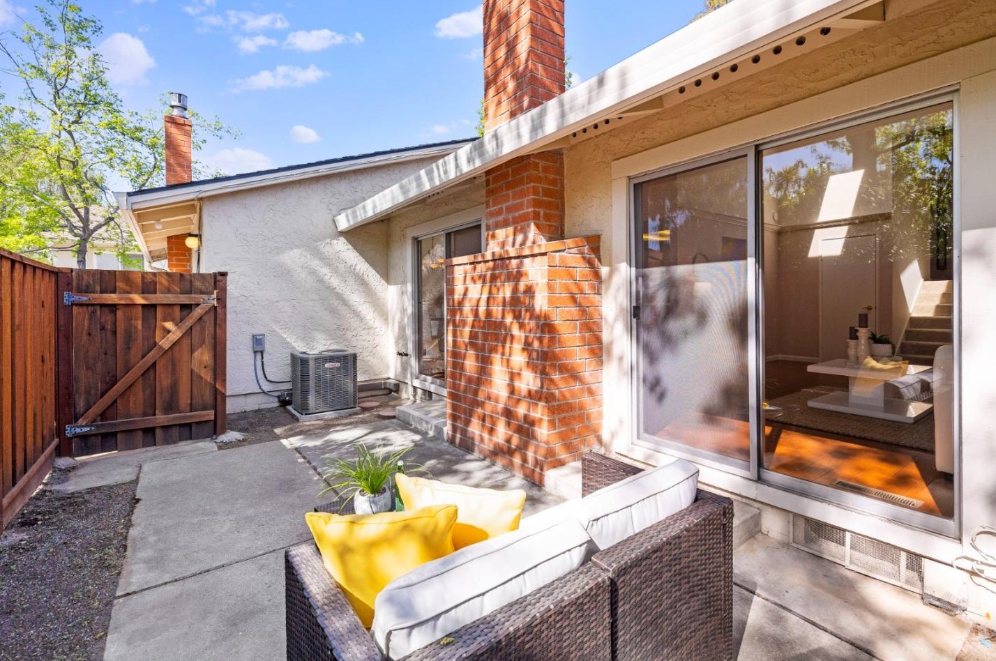 10981 Northsky Sq, Cupertino CA  95014-0538 exterior