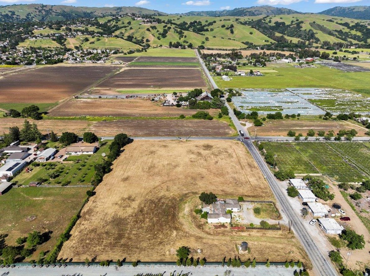 2035 Tennant Ave, Morgan Hill, CA 95037
