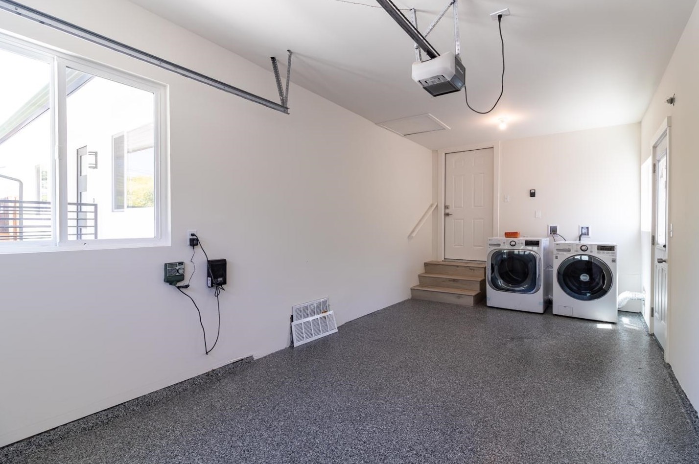 1216 Windermere Ave, Menlo Park CA  94025-1316 exterior