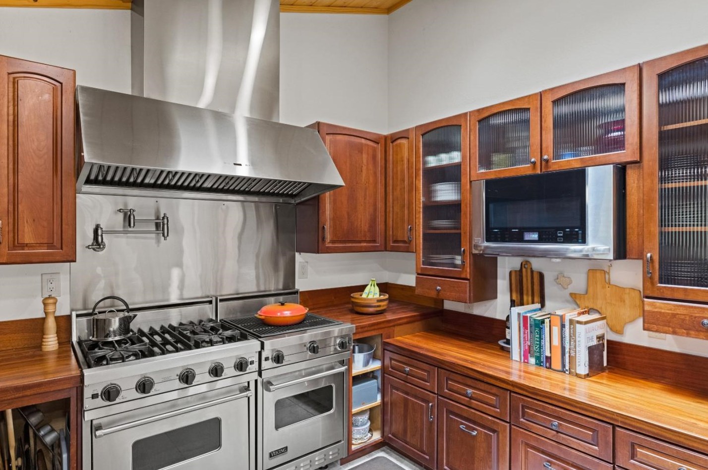 70 Corral De Tierra Rd, Salinas CA  93908-9485 exterior