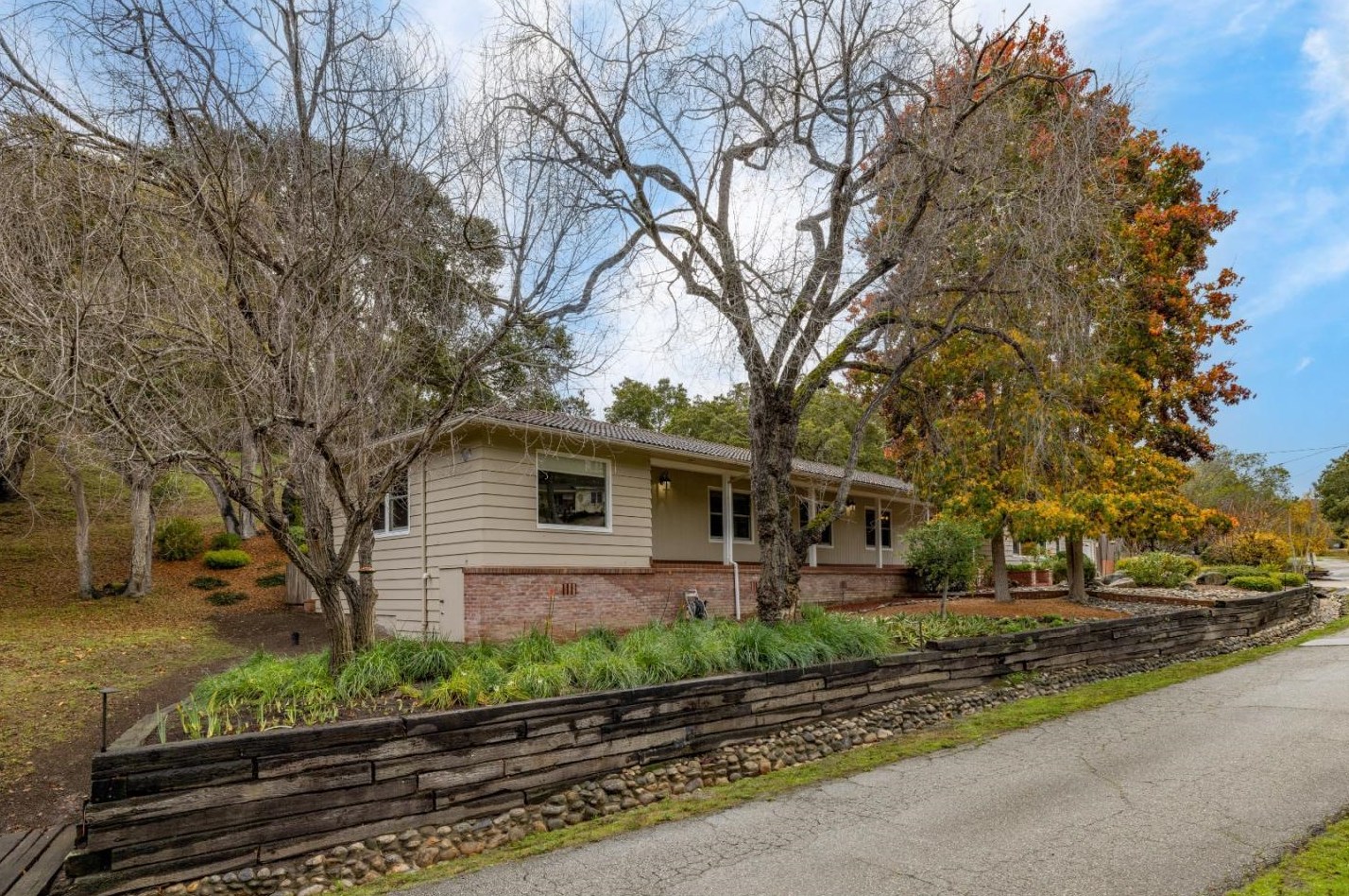 70 Corral De Tierra Rd, Salinas CA  93908-9485 exterior