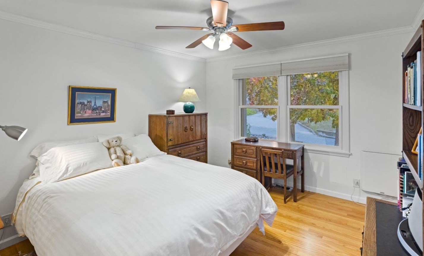 70 Corral De Tierra Rd, Salinas CA  93908-9485 exterior