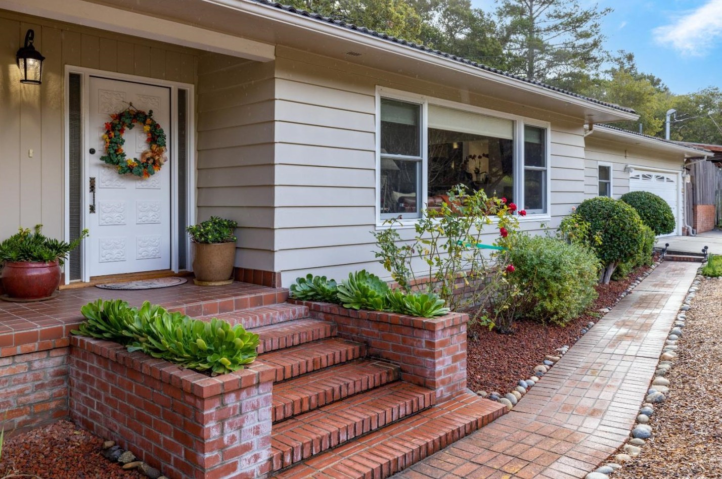 70 Corral De Tierra Rd, Salinas CA  93908-9485 exterior