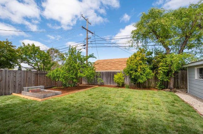 3957 Casanova Dr, San Mateo CA  94403-3651 exterior