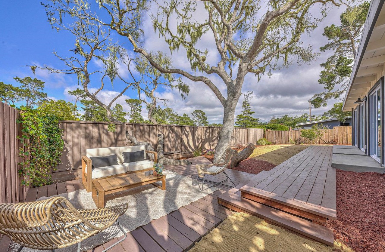251 Via Del Pinar, Monterey CA  93940-2504 exterior