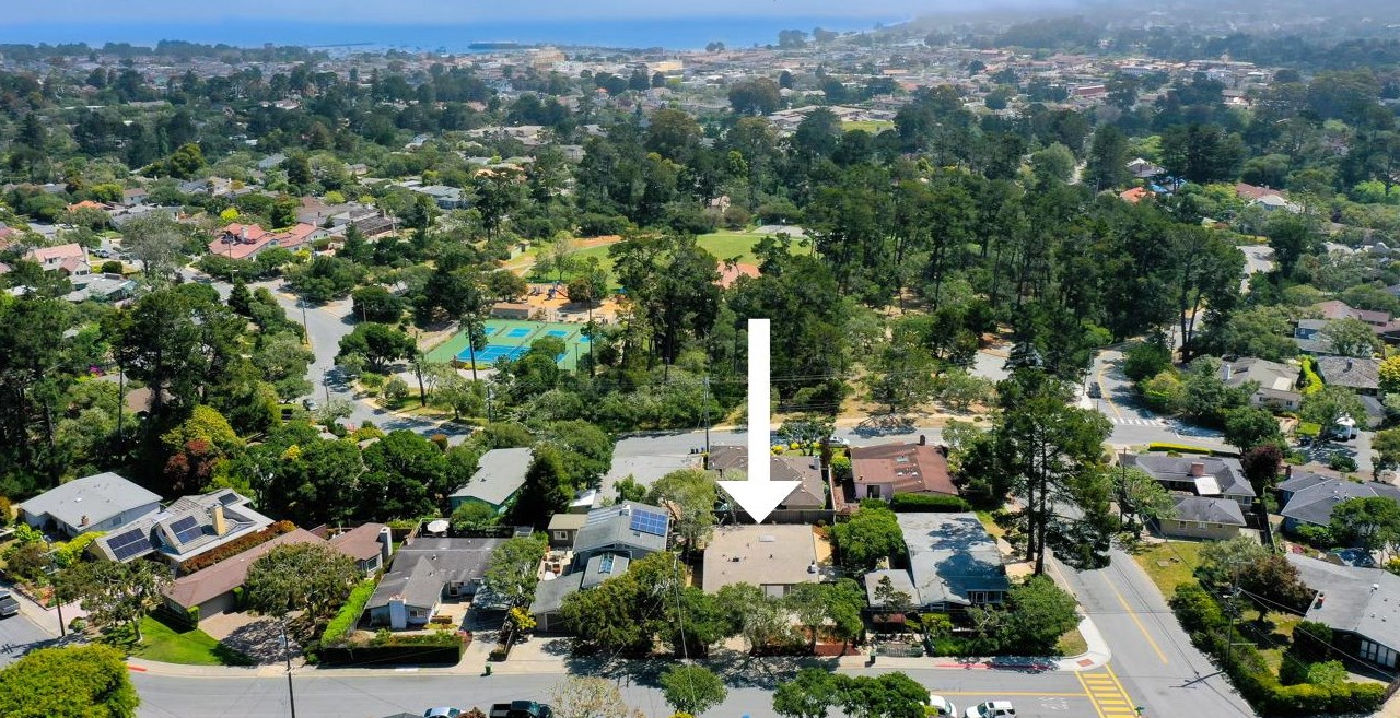 251 Via Del Pinar, Monterey CA  93940-2504 exterior
