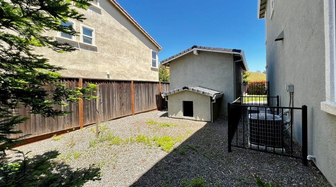 2478 Sanctuary Cir, Fairfield CA  94534-8638 exterior