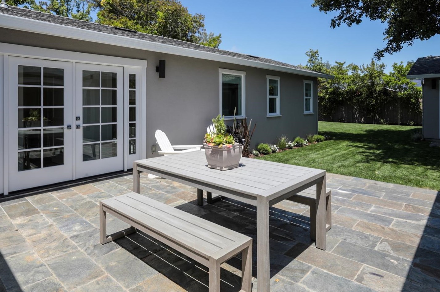 331 Oak Ct, Menlo Park CA  94025-2840 exterior