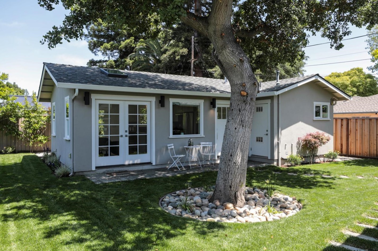 331 Oak Ct, Menlo Park CA  94025-2840 exterior