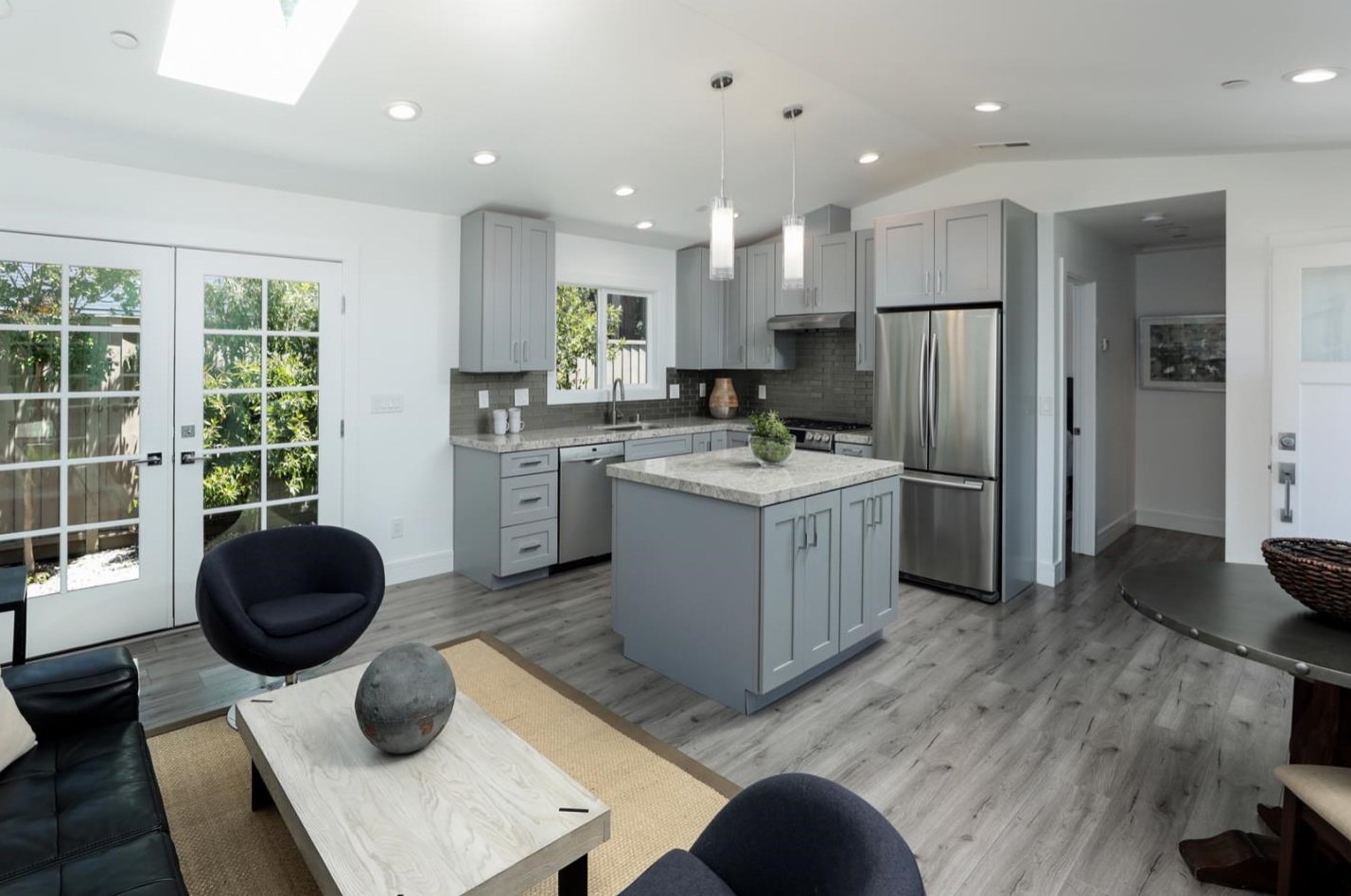 331 Oak Ct, Menlo Park CA  94025-2840 exterior