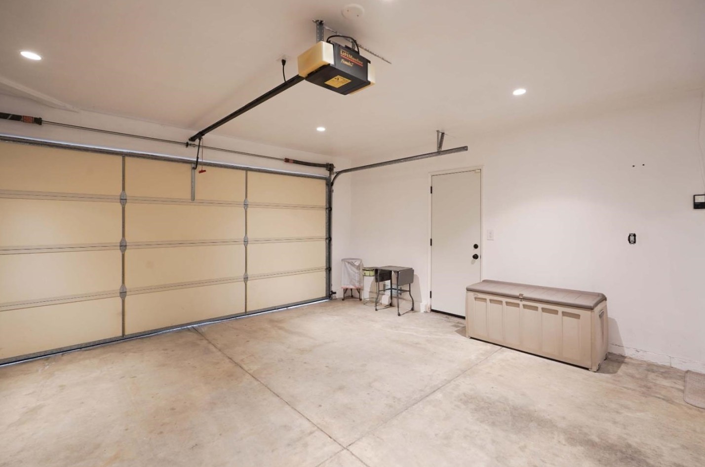 1055 Olympic Ln, Seaside CA  93955-6229 exterior