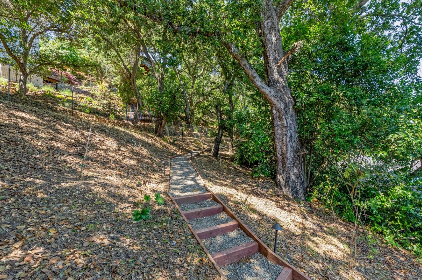 131 Mira Way, Menlo Park CA 94028-7433 exterior