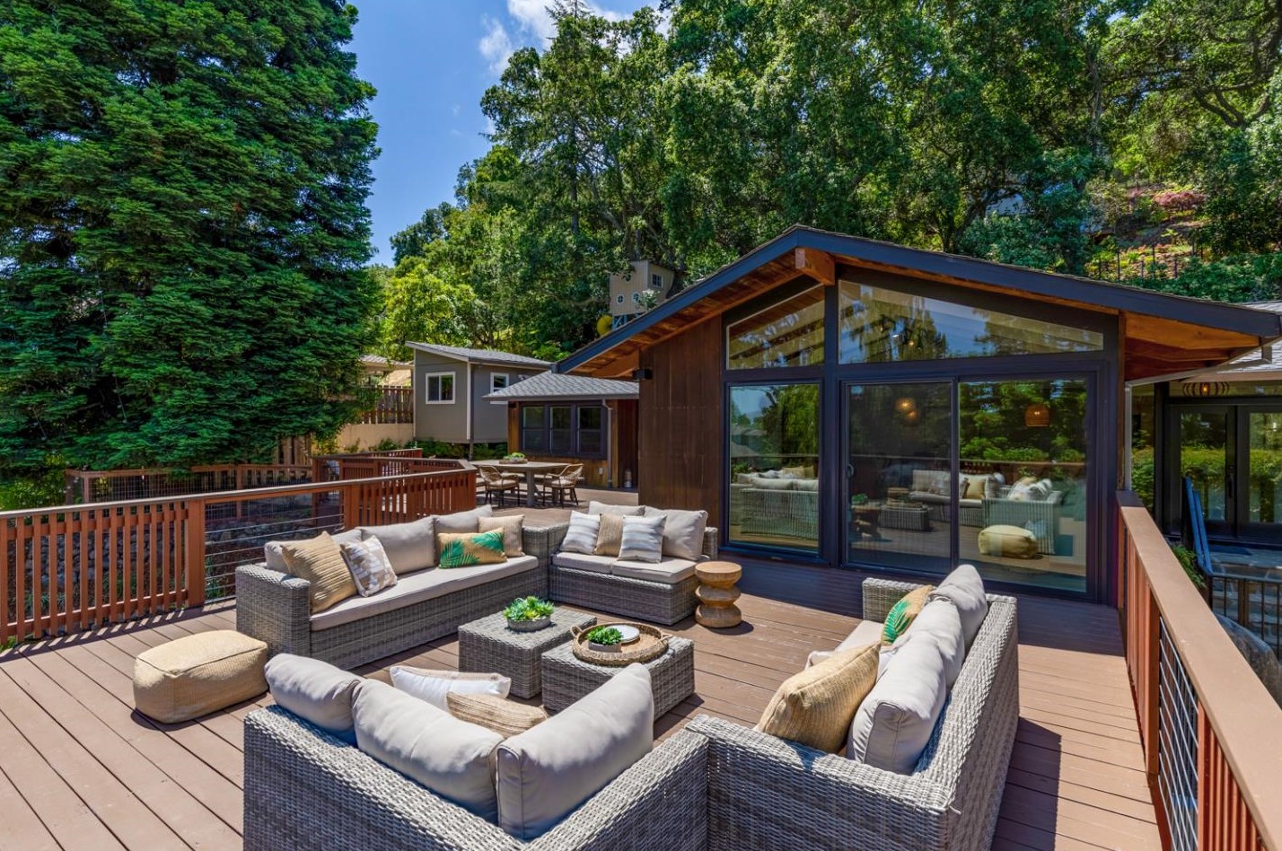 131 Mira Way, Menlo Park CA 94028-7433 exterior